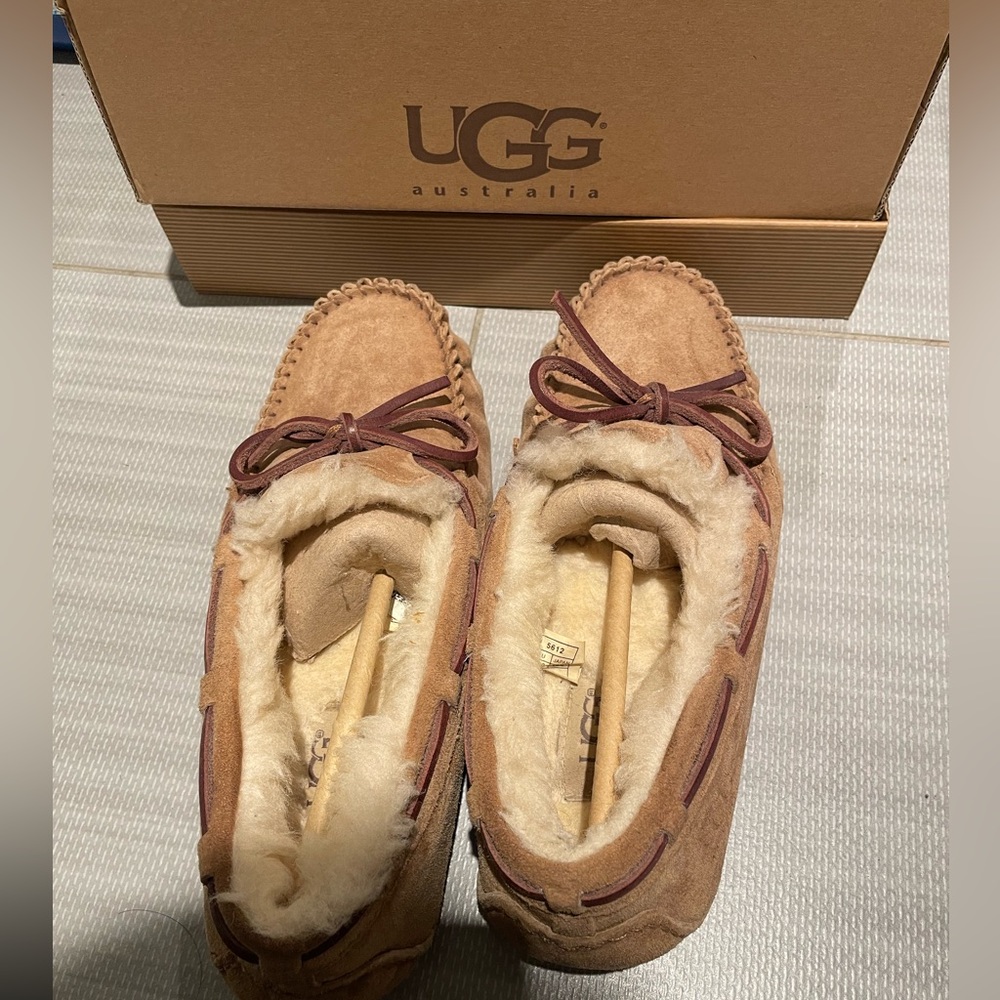 Uggs slip-on